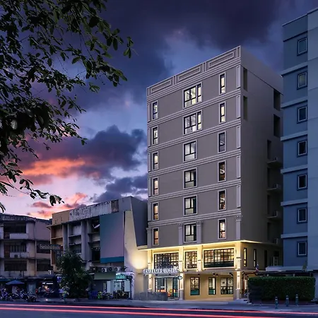 Travelier Hostel
